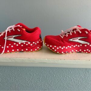 Brooks Women’s Ghost Max Disney Minnie Red and White Polka Dot Sneakers w box
